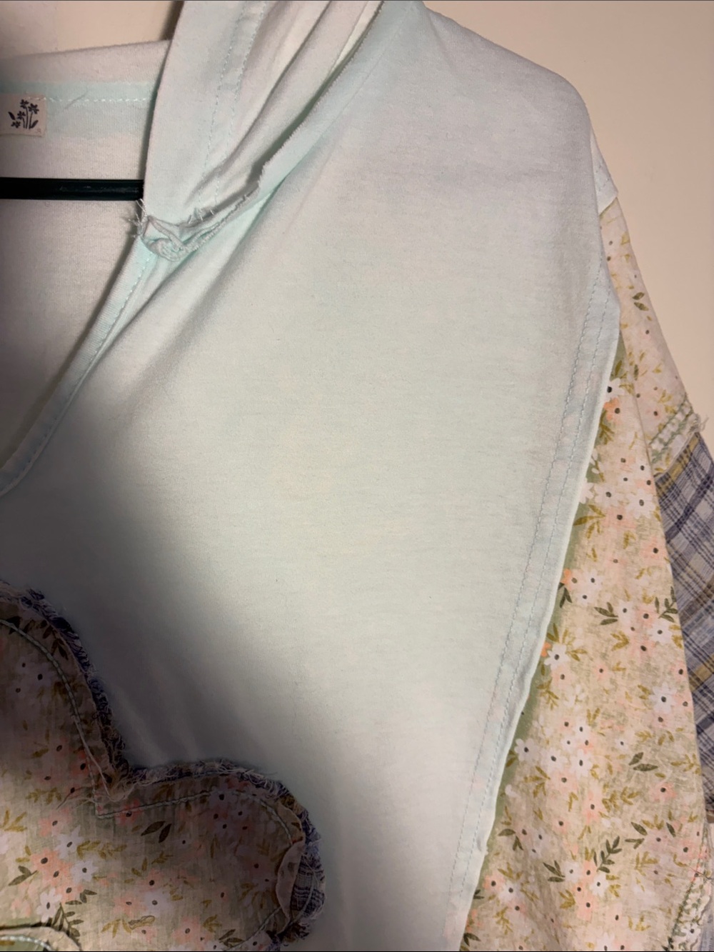 Mint Green Patchwork Hooded Short Sleeve Tee with Floral Applique - Picture 3 of 6